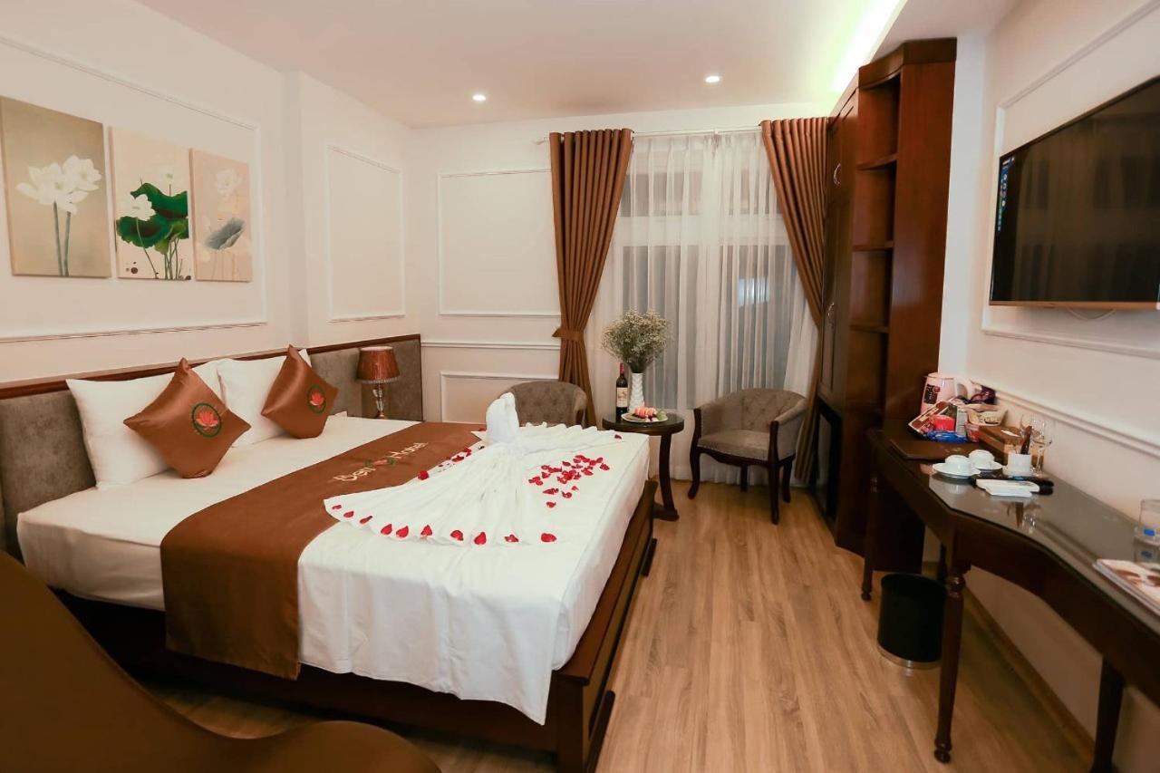 Sen Hn - By Bay Luxury Apartment Hanoi